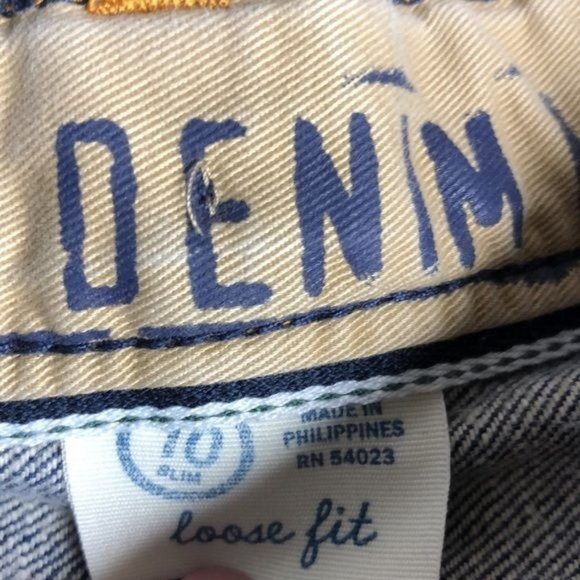 GAP Boy's Loose Fit Jeans with Adjustable Waist - Size 10 Slim - Picture 7 of 8